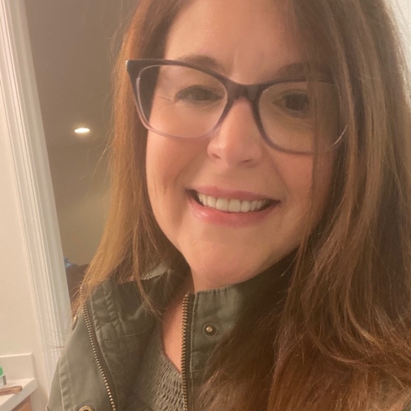 Meet your Posher, Nicola - Picture 2 of 2